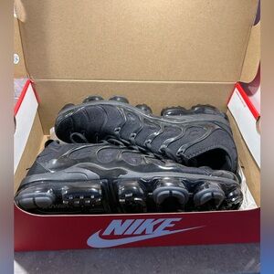 Nike Air Vapormax Plus Black Shoes